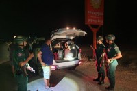 កម្លាំងនគរបាលខេត្តបន្ទាយមានជ័យ ចុះល្បាតការពារសន្តិសុខ សណ្តាប់ធ្នាប់ និងសម្រួលចរាចរណ៍ជូនពលរដ្ឋ តាមទីប្រជុំជន និងតំបន់ទេសចរណ៍ ក្នុងឱកាសបុណ្យចូលឆ្នាំចិន