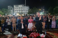 ក្រុមគ្រូគង្វាលនៃវិហារ អុីមីដ្ស ប្រទេសអូស្ត្រាលី សហការជាមួយក្រុមគ្រីស្ទបរិស័ទខេត្តបន្ទាយមានជ័យ បានរៀបចំប្រគុំតន្ត្រីនៃដំណឹងល្អ កម្ពុជា-អូស្ត្រាលី ក្រោមប្រធានបទ “យើងរួមគ្នាទប់ស្កាត់ និងឆ្លើយថាទេចំពោះគ្រឿងញៀន”