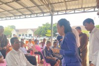 ពិធីជួបសំណេះសំណាល និងបើកផ្តល់ប្រាក់របបគោលនយោបាយចំពោះជនពិការ ក្រីក្រនៅតាមសហគមន៍ ក្នុងក្រុងក្រចេះចំនួន១៣១នាក់