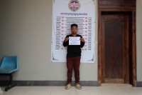 ឣាវុធហត្ថ បញ្ជូនខ្លួនជនសង្ស័យម្នាក់ ទៅតុលាការពាក់ព័ន្ធករណី ឆបោក និងប្រើប្រាស់ឯកសារសារធារណ:ក្លែង