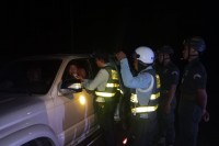 នគរបាលខេត្តបន្ទាយមានជ័យ បើកប្រតិបត្តិការត្រួតពិនិត្យរដ្ឋបាលពេលរាត្រី បានឃាត់ខ្លួនអ្នកបើកបរ៨នាក់មានសារធាតុញៀន និងអ្នកបើកបរ១០នាក់មានជាតិស្រវឹង