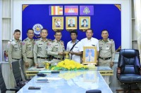 ថវិការបស់សមាគមមិត្តនគរបាលជាតិកម្ពុជា ចំនួន៣២លានរៀល (សាមសិបពីរលានរៀល) បានផ្តល់ជូនដល់គ្រួសារ សពនគរបាលចំនួន០៦នាក់