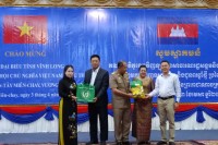 ប្រតិភូខេត្ត វិញ ឡុង ប្រទេសវៀតណាម ចូលជួបសំណេះសំណាល ជាមួយរដ្ឋបាលខេត្តបន្ទាយមានជ័យ ក្នុងឱកាសបុណ្យចូលឆ្នាំថ្មី ២០២៤