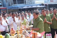 ថ្នាក់ដឹកនាំខេត្តប៉ៃលិន ធ្វើពិធីបួងសួងសុំសេចក្តីសុខ នៅអាស្រមរូបសំណាក់លោកយាយយ៉ាត
