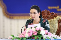 លោកជំទាវ បាន ស្រីមុំ ណែនាំឱ្យក្រុមហ៊ុនទឹកស្អាតក្នុងខេត្ត សហការគ្នាដោះស្រាយ បញ្ហាកង្វះទឹកស្អាតប្រើប្រាស់ជូនប្រជាពលរដ្ឋ