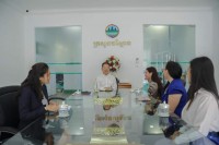 ឯកឧត្តមបណ្ឌិត អ៊ាង សុផល្លែត ផ្តល់ឱកាសឱ្យក្មេងស្រីជនជាតិដើមភាគតិច បានសិក្សាស្វែងយល់អំពីតួនាទីរបស់រដ្ឋមន្រ្តីក្រសួងបរិស្ថានក្នុងរយៈពេល១ថ្ងៃ