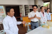 ព្រះមន្រ្តីសង្ឃខេត្តបន្ទាយមានជ័យ នាំយកសម្ភារៈថវិការ ប្រគល់ជូន មន្ទីរពេទ្យគន្ធបុប្ផា ខេត្តសៀមរាប