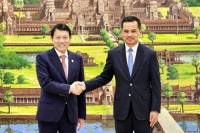 ប្រមុខក្រសួងមហាផ្ទៃកម្ពុជា និងក្រសួងនគរបាលវៀតណាម វាយតម្លៃខ្ពស់ចំពោះការផ្លាស់ប្តូរព័ត៌មានអំពីសភាពការណ៍សន្តិសុខ និងការដោះស្រាយបញ្ហាផ្សេងៗនៅតាមព្រំដែន