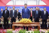 ឯកឧត្តមអភិសន្តិបណ្ឌិត ស សុខា ផ្ដល់គោលការណ៍គន្លឹះ និងណែនាំដល់អភិបាលខេត្តកំពង់ស្ពឺថ្មី ដាច់ខាតកុំឱ្យមានការផ្សព្វផ្សាយល្បែងសុីសងតាមទីសាធារណៈ