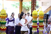 អភិបាលខេត្តប៉ៃលិន នាំយកទេយ្យទាន ទេយ្យវត្ថុ ប្រគេនដល់ព្រះសង្ឃ ដែលគង់ចាំព្រះវស្សា នៅគ្រប់វត្តទូទាំងខេត្តប៉ៃលិន