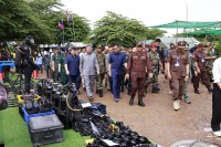 ឯកឧត្តមអភិសន្តិបណ្ឌិត ស សុខា ស្ញប់ស្ញែងចំពោះវីរភាពកម្លាំងប្រតិបត្តិការស្រង់គ្រាប់យុទ្ធភណ្ឌសល់ពីសម័យសង្គ្រាមរាប់ម៉ឺនគ្រាប់នៅបាតទន្លេ