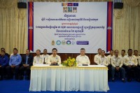 លោកបណ្ឌិត ទូច វណ្ណៈ និងលោក វូ ហាក់ អញ្ជើញបើកវគ្គសិក្ខាសាលា ក្រោមការឧបត្ថម្ភពីឯកឧត្តមអភិសន្តិបណ្ឌិត ស សុខា និងលោកជំទាវ ស្តីពី”របៀបសរសេរព័ត៌មាន របៀបកាន់កម្មវិធី និងរបៀបថតរូប” នៅខេត្តបន្ទាយមានជ័យ