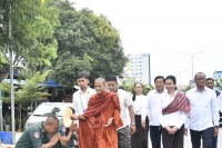 ព្រះអង្គធម្មវនវាសីបណ្ឌិត ចន្ទមុនី និមន្តទស្សនកិច្ច និងជួបប្រជាពុទ្ធបរិស័ទតាមខ្សែបន្ទាត់ព្រំដែនកម្ពុជា-ថៃ ក្នុងភូមិសាស្ត្រខេត្តប៉ៃលិន