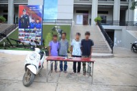 កងរាជអាវុធហត្ថខេត្តបន្ទាយមានជ័យ បញ្ជូនខ្លួនជនសង្ស័យ៤នាក់ទៅតុលាការ ពាក់ព័ន្ធករណីប្រើប្រាស់ដោយខុសច្បាប់នូវសារធាតុញៀន