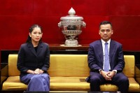 ឯកឧត្តមអភិសន្តិបណ្ឌិត ស សុខា និងលោកជំទាវ បរិច្ចាគថវិកា ១០០លានរៀលដល់មូលនិធិកសាងហេដ្ឋារចនាសម្ព័ន្ធតាមព្រំដែន