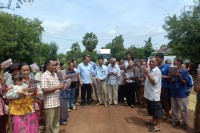 គណៈប្រតិភូក្រសួង អភិវឌ្ឍន៍ជនបទ និងក្រសួង សេដ្ឋកិច្ច និងហិរញ្ញវត្ថុចុះត្រួតពិនិត្យ និងវាយតម្លៃ លេីការងារថែទាំផ្លូវ