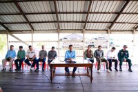 ឯកឧត្តមអភិសន្តិបណ្ឌិត ស សុខា អញ្ជើញចុះពិនិត្យការងារគ្រប់គ្រងរដ្ឋបាល និងសំណេះសំណាលជាមួយតំណាងប្រជាពលរដ្ឋ នៅឃុំកំពង់លួង