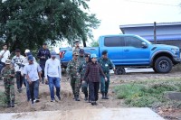 អភិបាលខេត្តប៉ៃលិន ចុះពិនិត្យនិងបានផ្តល់អំណោយសង្គ្រោះបន្ទាន់ ជូនប្រជាពលរដ្ឋដែលរងគ្រោះដោយជំនន់ទឹកភ្លៀងជាប់ព្រំដែនកម្ពុជា-ថៃ
