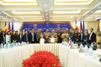 អភិបាលខេត្តជាប់ព្រំដែនទាំង០២ពិភាក្សាលើខ្លឹមសារ នៃសេចក្តីព្រាងកិច្ចព្រមព្រៀង ស្តីពីការកសាងស្ពាន ឆ្លងកាត់អូរធម្មជាតិ នៅច្រកទ្វារព្រំដែនអន្តរជាតិព្រំ(កម្ពុជា)-បានជាកាត(ប្រទេសថៃ)