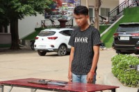 កងរាជឣាវុធហត្ថខេត្តបន្ទាយមានជ័យ បញ្ជូនខ្លួនជនសង្ស័យម្នាក់ ទៅតុលាការពាក់ព័ន្ធករណី សមគំនិតក្នុងអំពើហិង្សាដោយចេតនាស្ថានទម្ងន់ទោស និងកាន់កាប់ឬដឹកជញ្ជូនអាវុធដោយគ្មានការអនុញ្ញាត