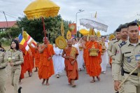 បុណ្យដង្ហែឆ្លងព្រះបរមសារីរិកធាតុ វត្តគិរីធម្មបទខ្លាកូនថ្មី ក្នុងក្រុងសេរីសោភ័ណ