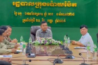 តាមរយៈការចង្អុលបង្ហាញផ្ទាល់របស់សម្តេចមហាបវរធិបតីហ៊ុន ម៉ាណែត នាយករដ្ឋមន្ត្រី ឯកឧត្តមបណ្ឌិតប៉ាន់ខែម ប៊ុនថនប្រើរយៈពេលវេលាចំនួន ៣ ម៉ោងប៉ុណ្ណោះ ដោះស្រាយវិវាទដីធ្លី ១៨ ឆ្នាំជូនប្រជាពលរដ្ឋបានបញ្ចប់ហើយនៅភូមិក្បាលស្ពាន ១ សង្កាត់អូរជ្រៅក្រុងប៉ោយប៉ែត