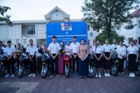 អភិបាលខេត្តប៉ៃលិន សំណេះសំណាល និងផ្តល់រង្វាន់លើកទឹកចិត្តដល់សិស្សប្រឡងជាប់ សញ្ញាត្រមធ្យមសិក្សាទុយិភូមិ