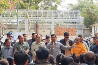 ប្រជាពលរដ្ឋរស់នៅភូមិទំនប់ក៥ សុំឲ្យអាជ្ញាធរជួយអន្តរាគមន៍ ខណៈជំនាញចុះវាស់វែងធ្វើប្លង់ប្រព័ន្ធមានអ្នកប្តឹងជំទាស់