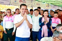ឯកឧត្តមអភិសន្តិបណ្ឌិត ស សុខា ក្រើនរម្លឹកកុមារ កុំឱ្យទទួលទានភេសជ្ជៈកំប៉ុងមានរសជាតិផ្អែមពេក ចៀសវាងកើតជំងឺទឹកនោមផ្អែម!