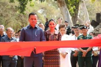 លោកឧត្តមសេនីយ៍ទោ សិទ្ធិ ឡោះ ដឹកនាំកម្លាំងនគរបាលក្រោមឱវាទ ចុះការពារសន្តិសុខ សុវត្ថិភាព សណ្តាប់ធ្នាប់ជូនថ្នាក់ដឹកនាំ ក្នុងពិធីសម្ភោធការជួសជុលថែវប្រាសាទបន្ទាយឆ្មារ