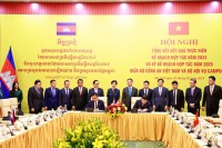 អ្នកនាំពាក្យ បញ្ជាក់ថា ទស្សនកិច្ចឯកឧត្តមអភិសន្តិបណ្ឌិត ស សុខា ធ្វើឱ្យកិច្ចសហប្រតិបត្តិការ កម្ពុជា-វៀតណាម ក្នុងវិស័យមហាផ្ទៃ បោះជំហានប្រកបដោយវឌ្ឍនភាព!