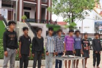 កងរាជឣាវុធហត្ថខេត្តបន្ទាយមានជ័យ បញ្ជូនក្មេងទំនើង ៩នាក់ ទៅតុលាការ ពាក់ព័ន្ធករណីកាន់កាប់ ឬដឹកជញ្ជូនអាវុធដោយគ្មានការអនុញ្ញាត ,រក្សាទុកជួញដូរ និងប្រើប្រាស់ដោយខុសច្បាប់នូវសារធាតុញៀន