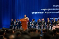 លោកជំទាវបណ្ឌិត ពេជ ចន្ទមុន្នី ៖ និស្សិតជ័យលាភីអាហារូបករណ៍ អ.ម.ត ទាំងអស់ត្រូវមានក្រមសីលធម៌ ឥរិយាបទថ្លៃថ្នូរ គោរពផ្តល់តម្លៃដល់អ្នកជិតខាង ក៏ដូចគោរពច្បាប់ និង បទបញ្ញាតិនានារបស់សាកលវិទ្យាល័យ ព្រមទាំងមានការចូលរួមសកម្មភាពស្ម័គ្រចិត្តក្នុងសង្គម