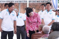 លោកយាយ លោកតាចាស់ជរាគ្មានទីពឹងក្នុងក្រុងប៉ៃលិន ទទួលបានប្រាក់ឧបត្ថម្ភប្រចាំខែ ពីមូលនិធិចាស់ជរារបស់លោកជំទាវបណ្ឌិត បាន ស្រីមុំ