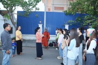 អភិបាលខេត្តប៉ៃលិន សំណេះសំណាលជាមួយ សិស្ស និស្សិត ធ្វើដំណើរតាមរយៈរថយន្តក្រុងរបស់រដ្ឋបាលខេត្ត ដោយឥតគិតថ្លៃ