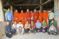 ព្រះអង្គគ្រូចៅអធិការទាំង៥វត្តនៅក្រុងប៉ោយប៉ែត រួមទាំងសប្បុរសជនក្នុងនិងក្រៅប្រទេស នាំយកសម្ភារៈ និងគ្រឿងឧបភោគបរិភោគជូនកងទ័ពជួរមុខខេត្តព្រះវិហារ