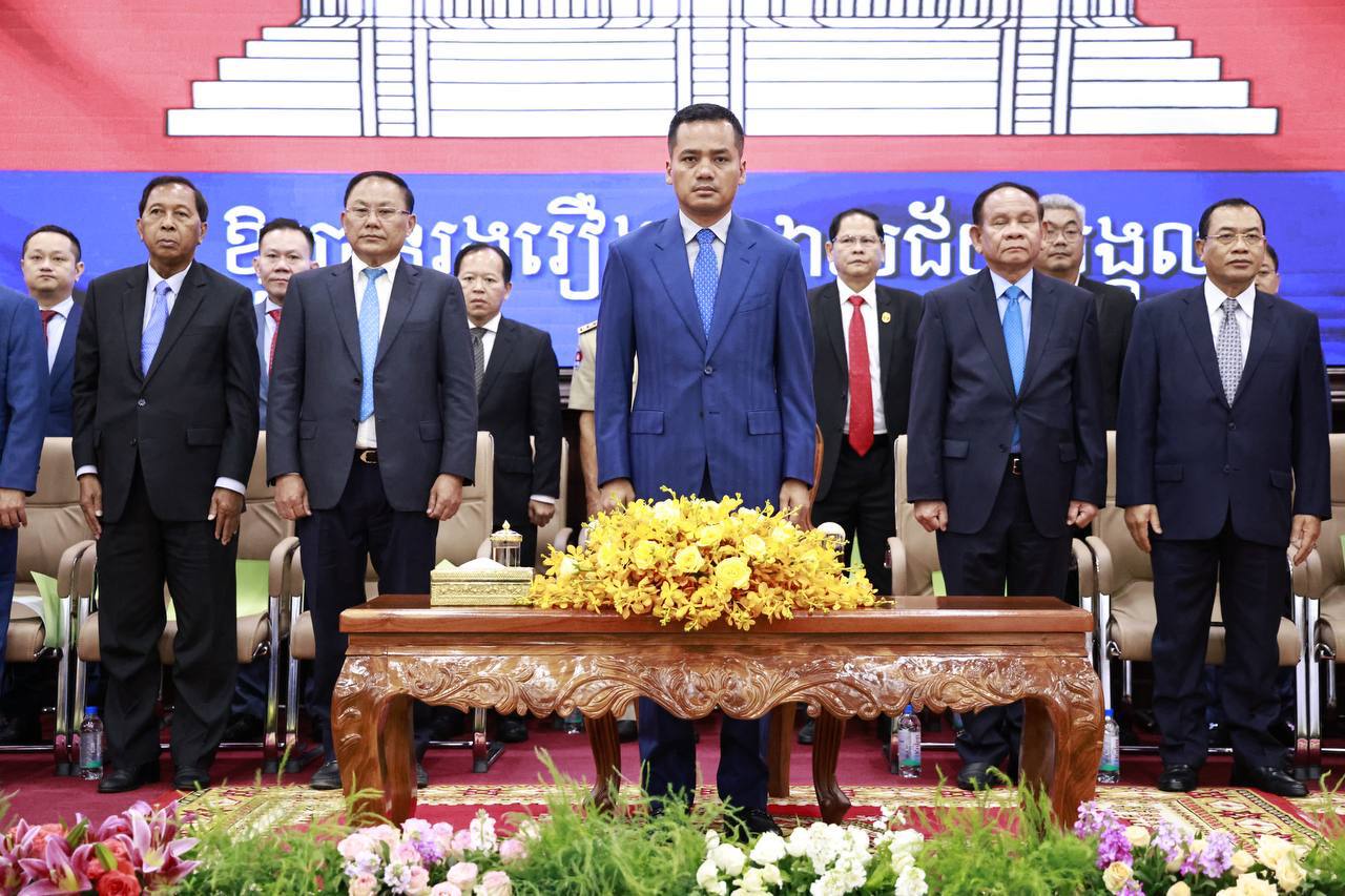 ឯកឧត្តមអភិសន្តិ​បណ្ឌិត ស សុខា ផ្ដល់​គោលការណ៍គន្លឹះ និង​ណែនាំដល់អភិបា​លខេត្តកំពង់ស្ពឺថ្មី ដាច់​ខាតកុំឱ្យមាន​ការផ្សព្វផ្សា​យល្បែងសុី​សងតាមទីសាធារណៈ